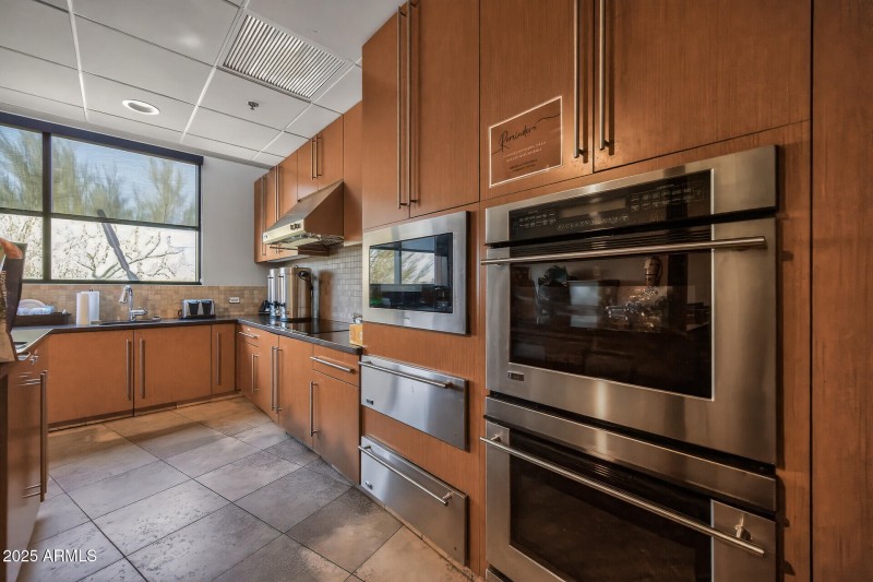 2110_W_Tallgrass44_mls