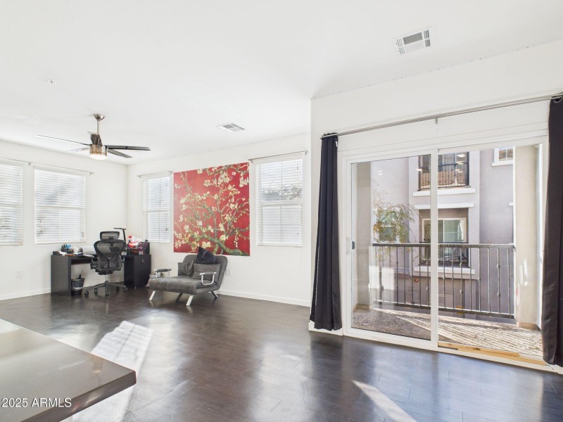 11-web-or-mls-CAM03379G0-PR0169-STILL010