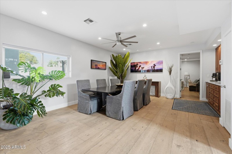 16-016-formal-dining