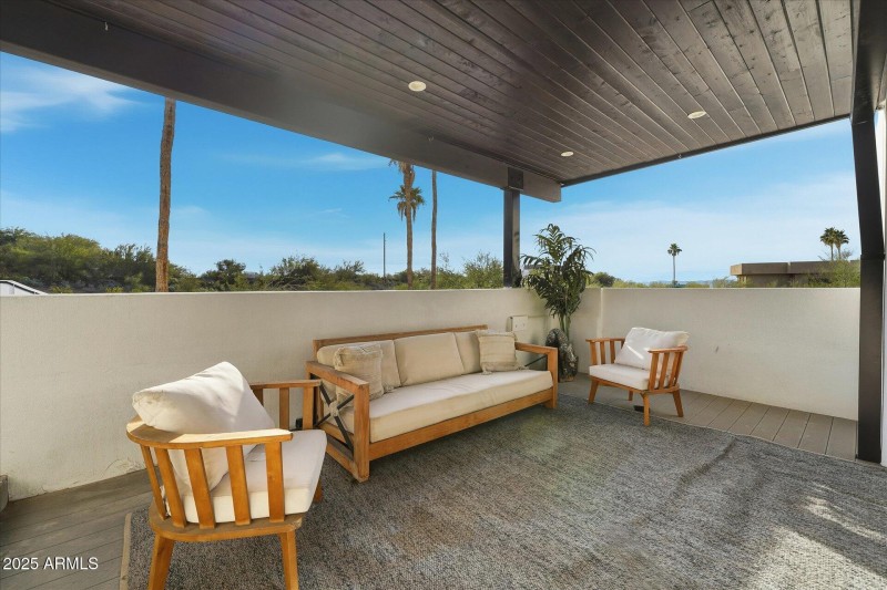 28-027-primary-balcony