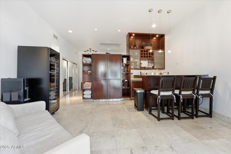 44-043-casita-living