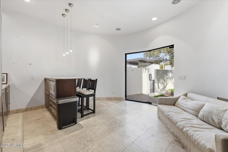 45-044-casita-living