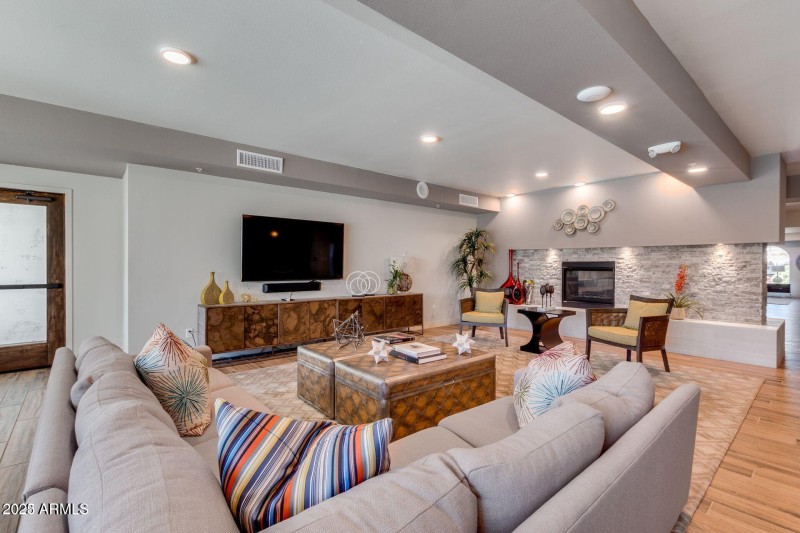 20220628015706831615000000-o