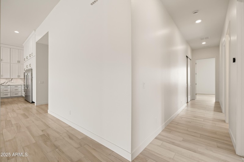 5 guest bedroom hallway & family room sp