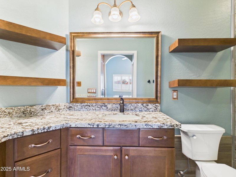 23 13826 N 96th St Primary Bathroom