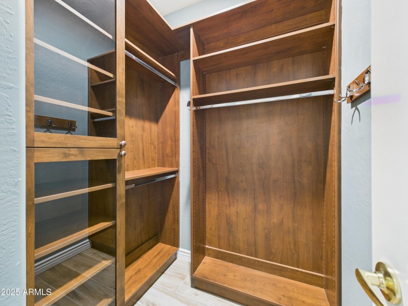 39 13826 N 96th St Primary Closet