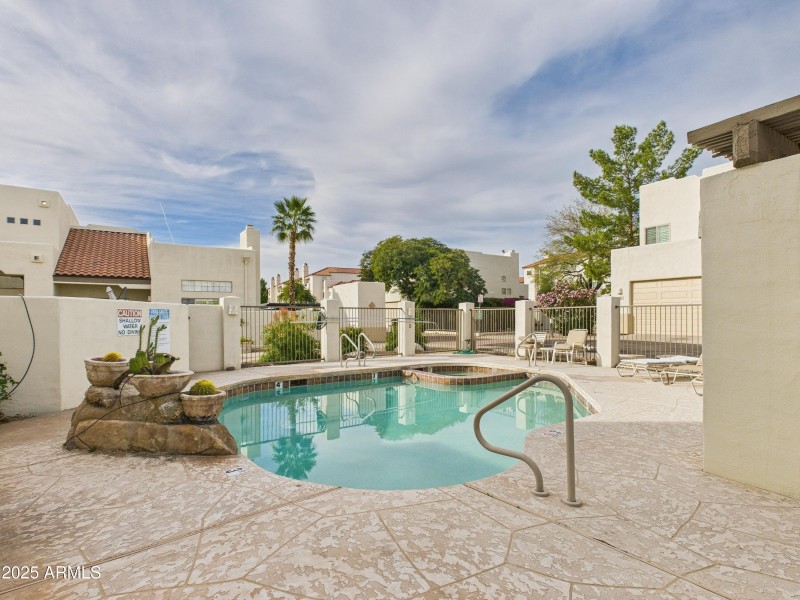 135 13826 N 96th St Community Pool