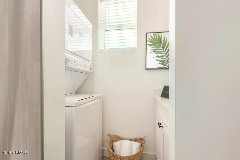 b967d8d9feb6caceeb923bbe1dbbc1a4-uncropp