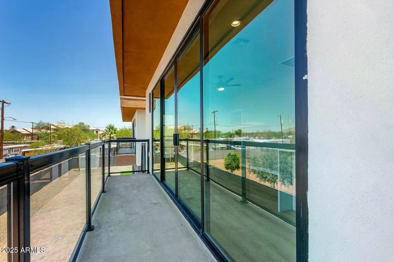 e8be015514e014e129b508319db93efc-uncropp