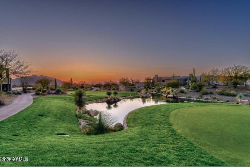 Sunset View over 17 Green