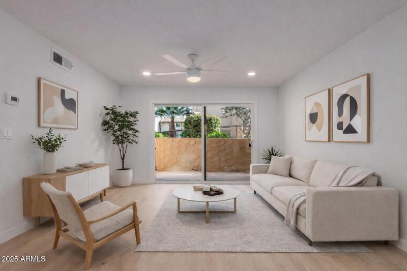 Virtually Staged Livingroom