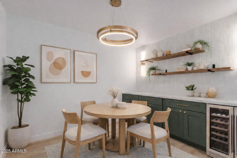 Virtually staged dining