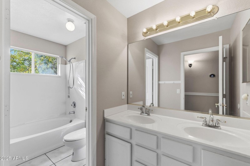 028__310 S Granite Ct