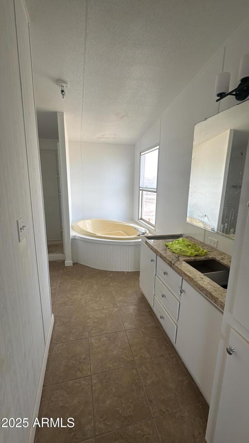 779417F3-DF9C-4A74-8C31-1BCFEE7BA886