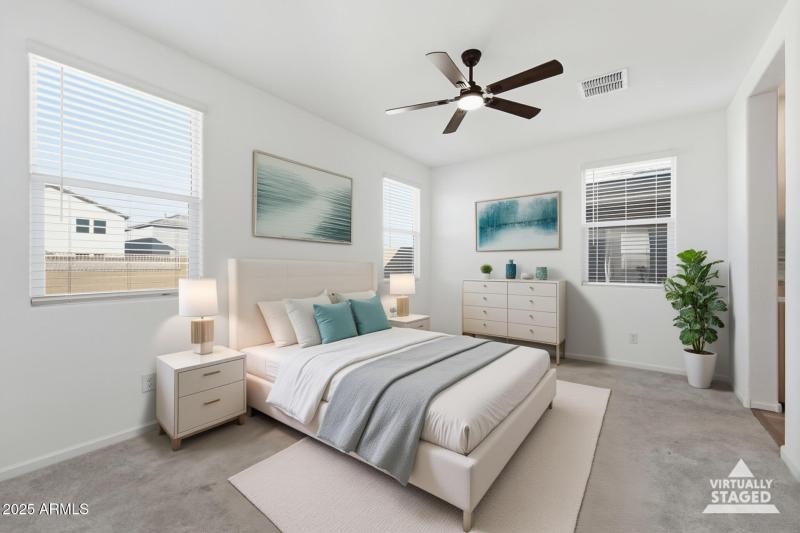 014a-primary-bedroom