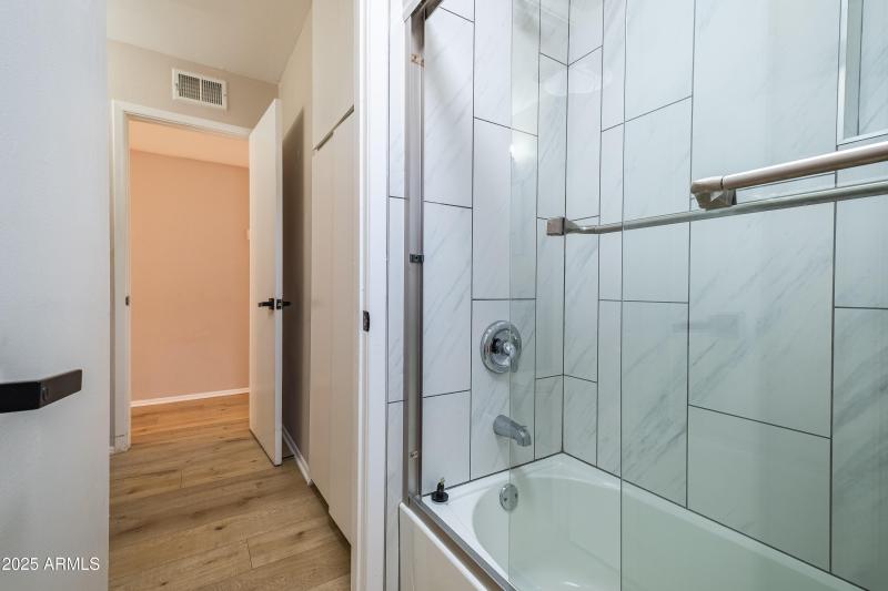 Matt-Cerchiai_2045-W-Sunnyside-Ave-3