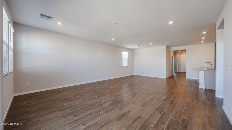 05_New-Home-for-Sale_Surprise-AZ_Century