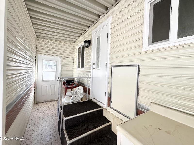 5TH WALL, BACK PATIO DOOR