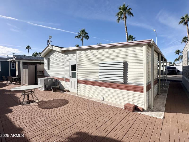 FABULOUS HUGE BACK PATIO
