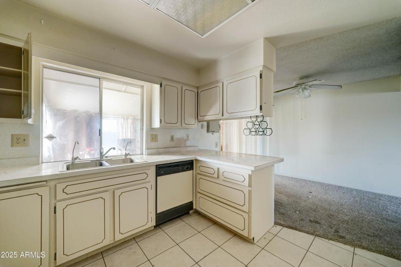 15658 N Lakeforest Dr-7