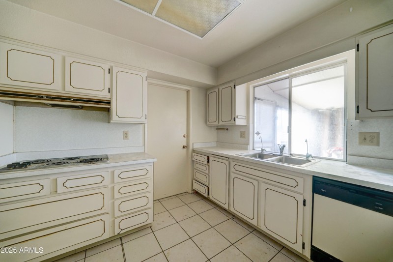 15658 N Lakeforest Dr-10