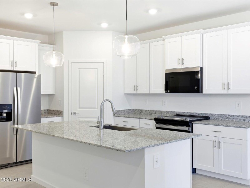 24602 W CHAMBERS Street