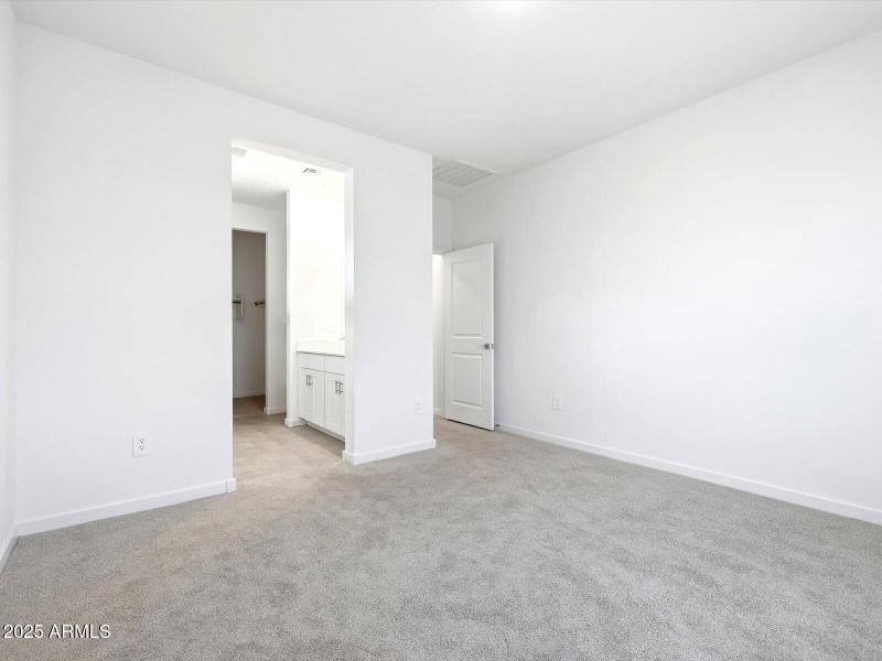 24602 W CHAMBERS Street