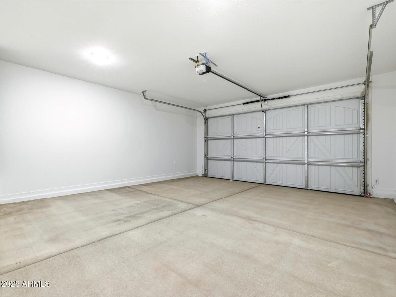 24602 W CHAMBERS Street