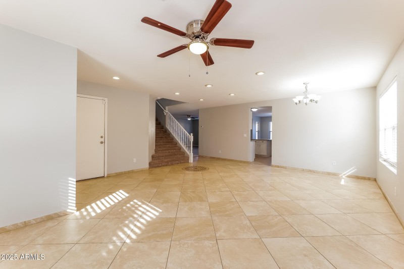 005-photo-living-room-15044125