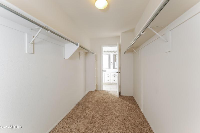 015-photo-walk-in-closet-15044393