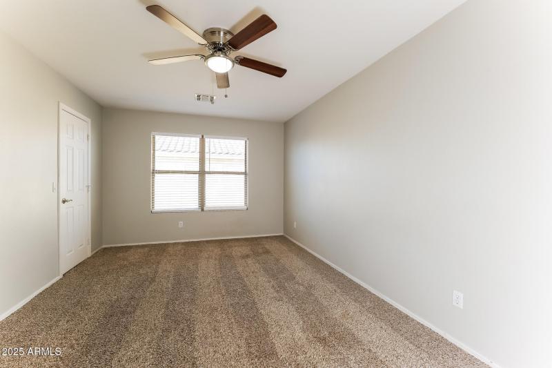 016-photo-bedroom-15044114