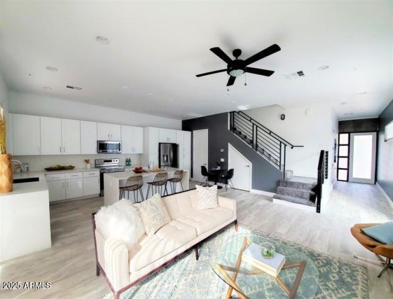 20220603214252361014000000-o