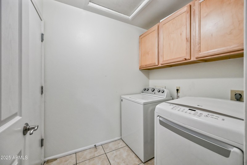 LAUNDRY ROOM 2