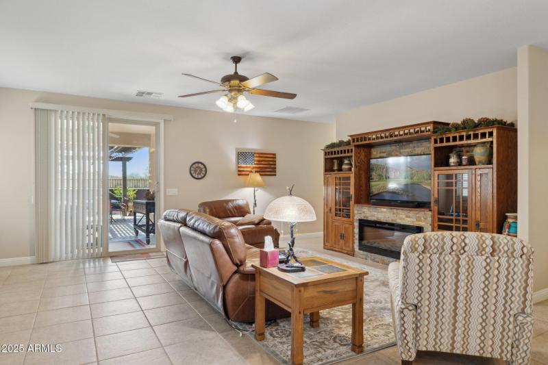 12-web-or-mls-1311-e-barrett-dr