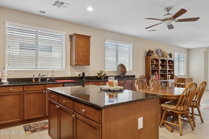 17-web-or-mls-1311-e-barrett-dr