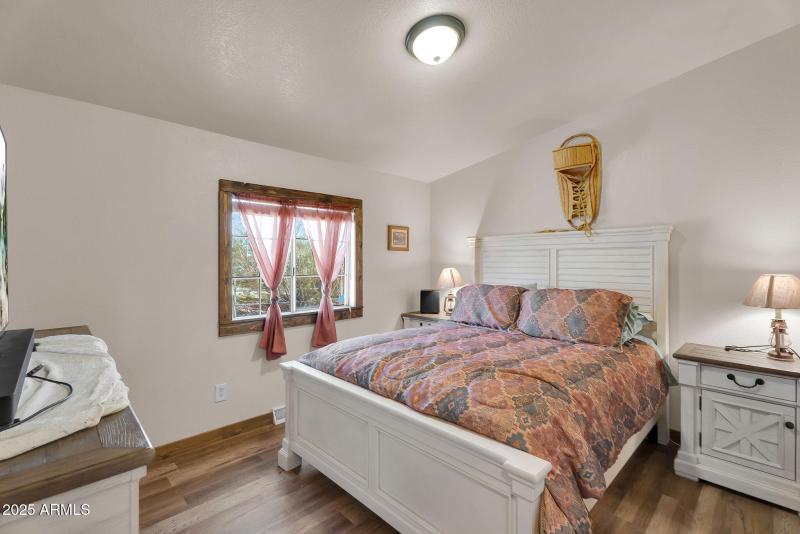 28-web-or-mls-Sentinel Rock -28