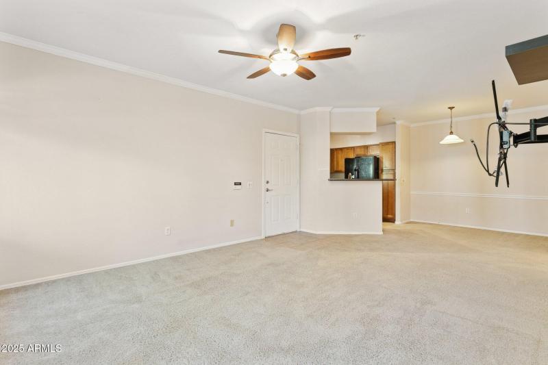 Main Entrance/Open Florplan