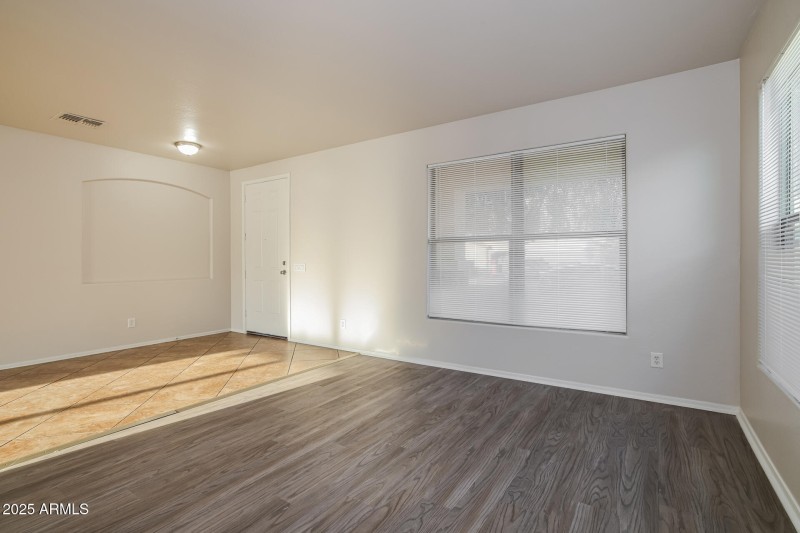 005-photo-living-room-15057174