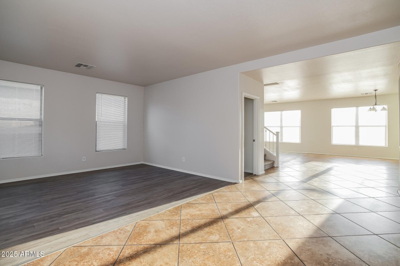 006-photo-living-room-15057173