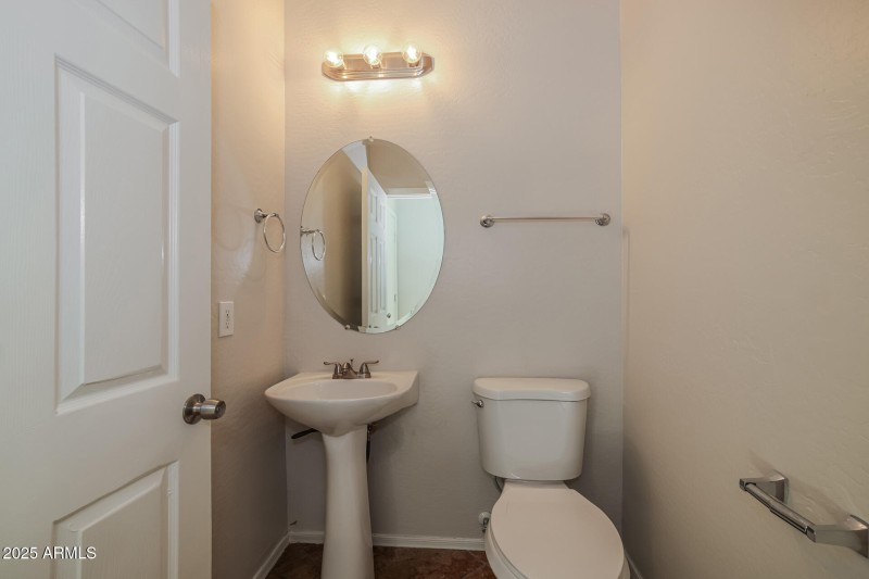 022-photo-bathroom-15057156