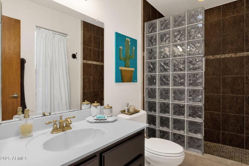 26-web-or-mls-89-n-riata-st