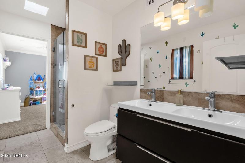 28-web-or-mls-89-n-riata-st