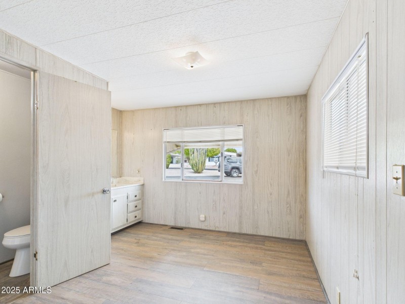 15-web-or-mls-CAM03379G0-PR0144-STILL015