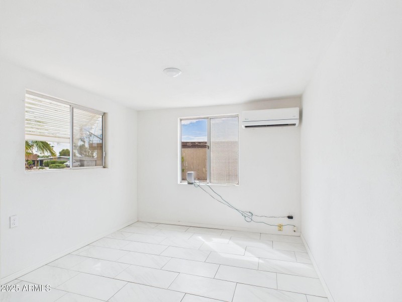 18-web-or-mls-CAM03379G0-PR0144-STILL018