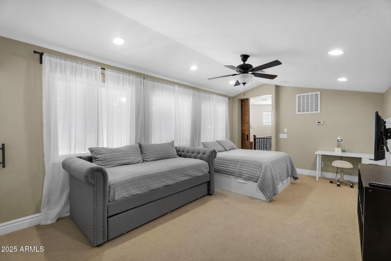 32-web-or-mls-Yellowstone-30