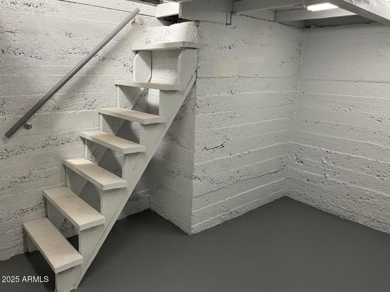 737 S 2nd ST bk hs (1)