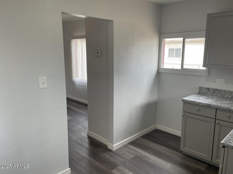 737 S 2nd ST bk hs (20)