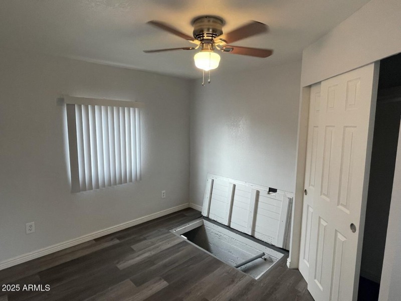 737 S 2nd ST bk hs (24)