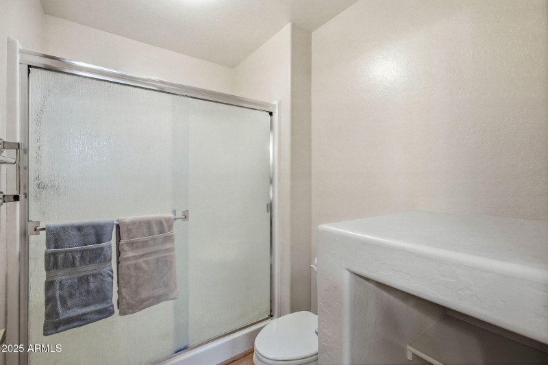 SHOWER AND TOILET ROOM