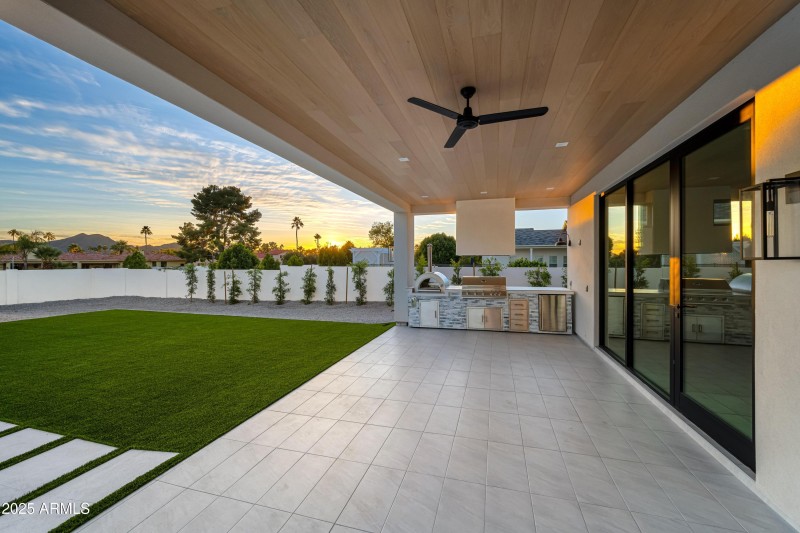 I2025122901-Twilight-4